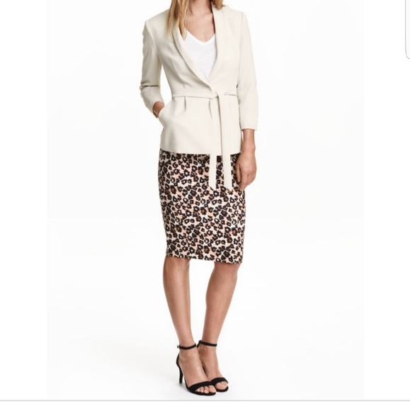 H&M Dresses & Skirts - NEW H&M Leopard Midi Pencil Skirt